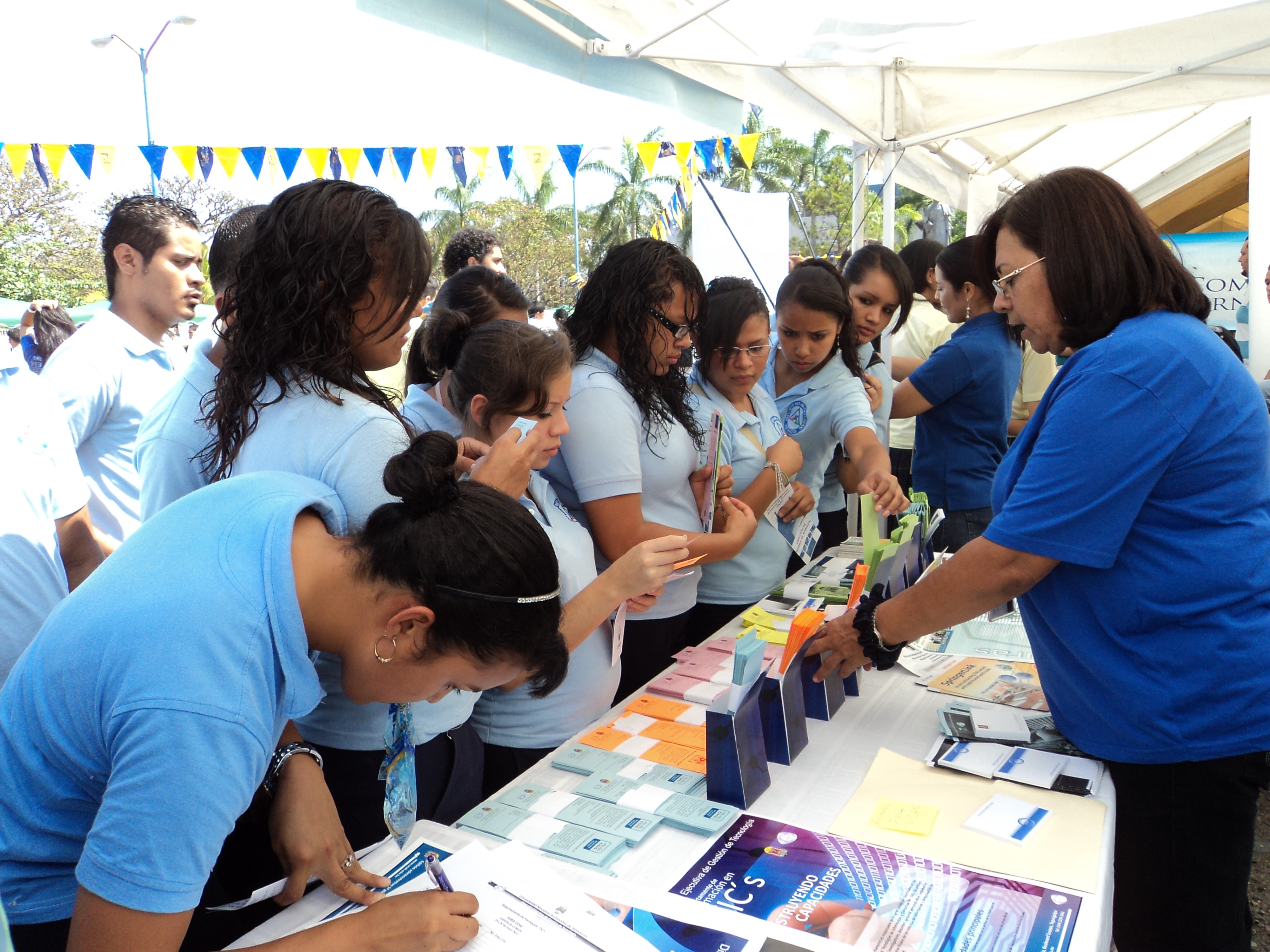 Promotion of library and e-resources in Honduras