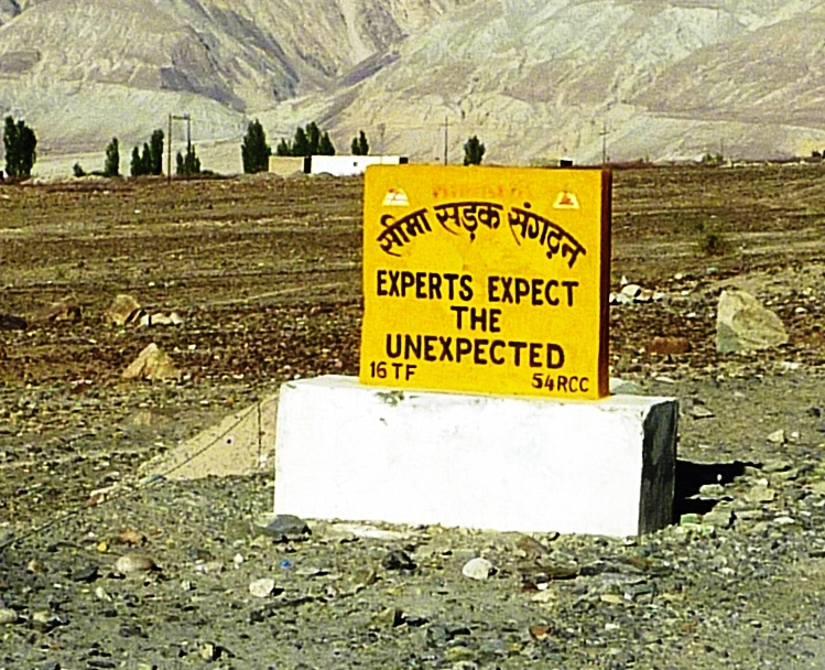 Roadsign about Experts